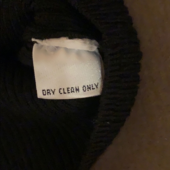 Black button down extra fine mering wool - Picture 4 of 4